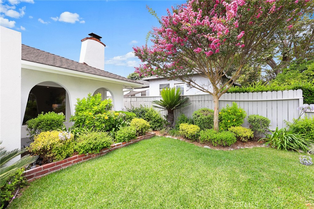 509 Sierra Madre Villa Avenue