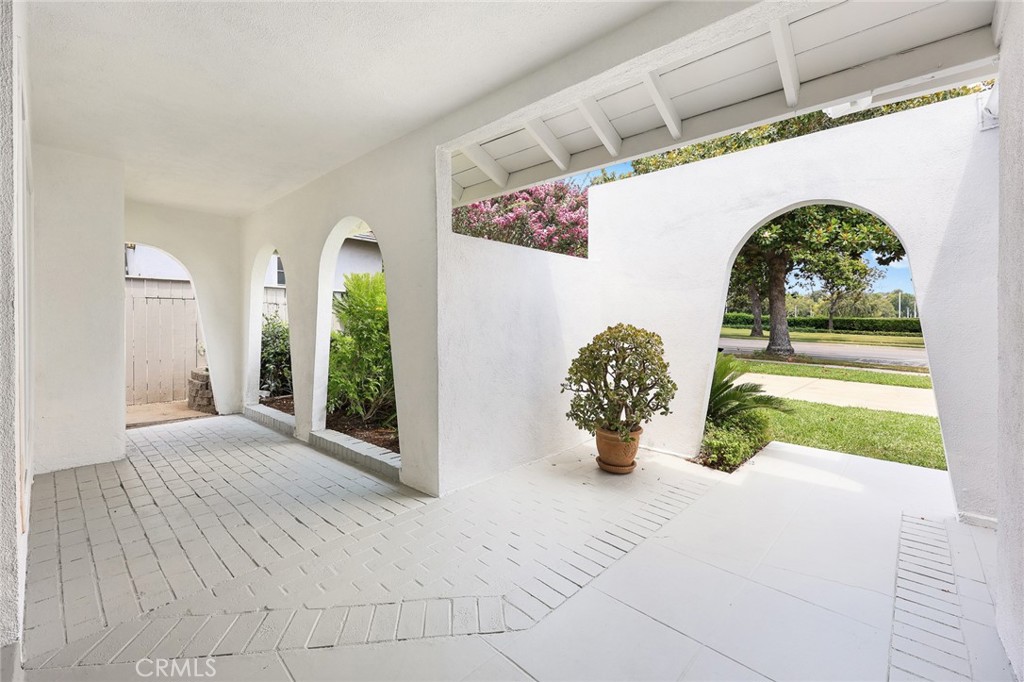 509 Sierra Madre Villa Avenue