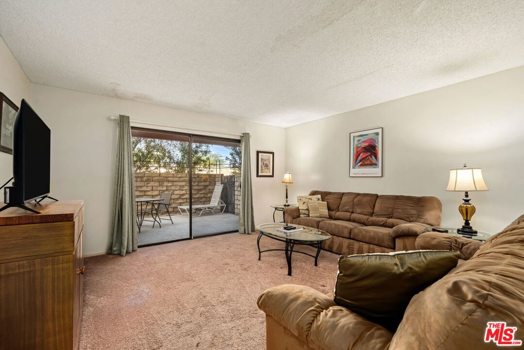 1409 N Sunrise Way 45
