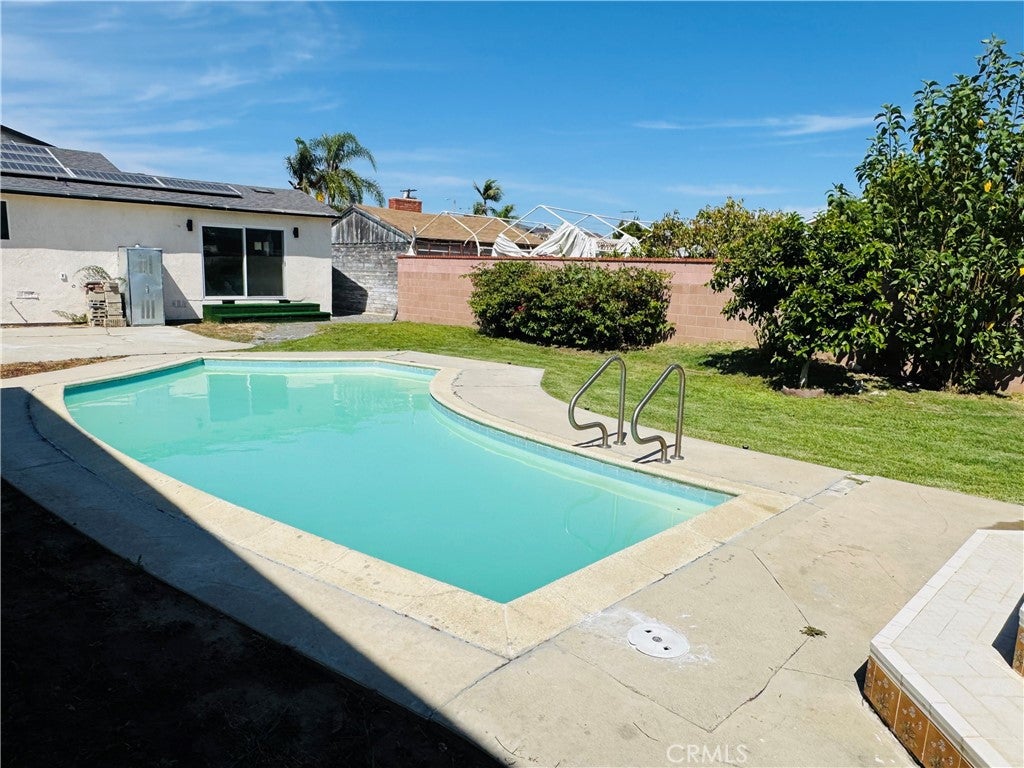 1632 W 221st