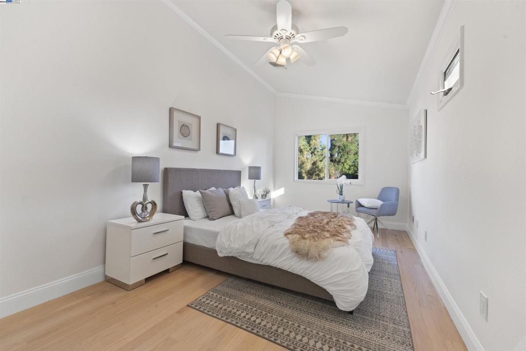 PLEASANTON MDWS - Residential