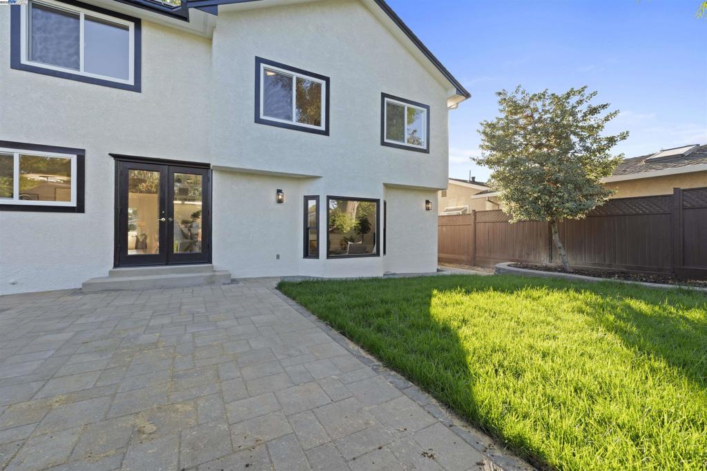 PLEASANTON MDWS - Residential