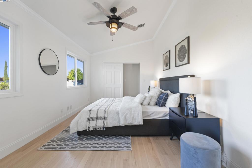 PLEASANTON MDWS - Residential