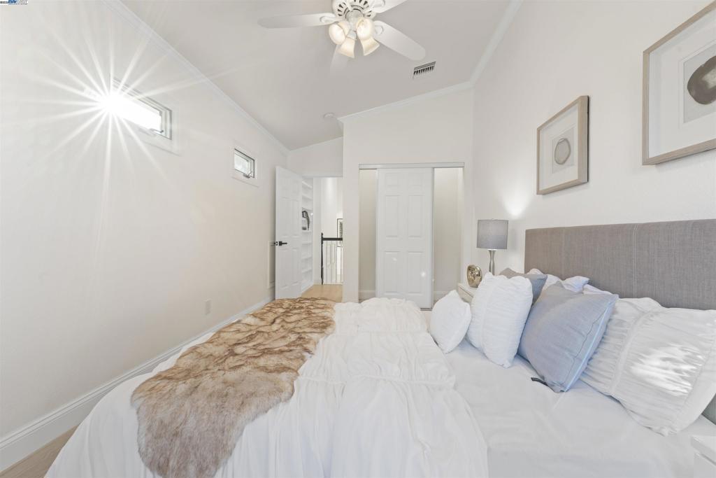 PLEASANTON MDWS - Residential