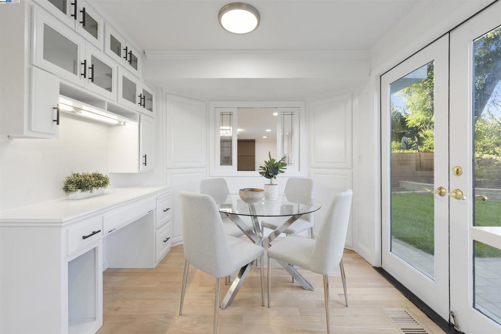 PLEASANTON MDWS - Residential