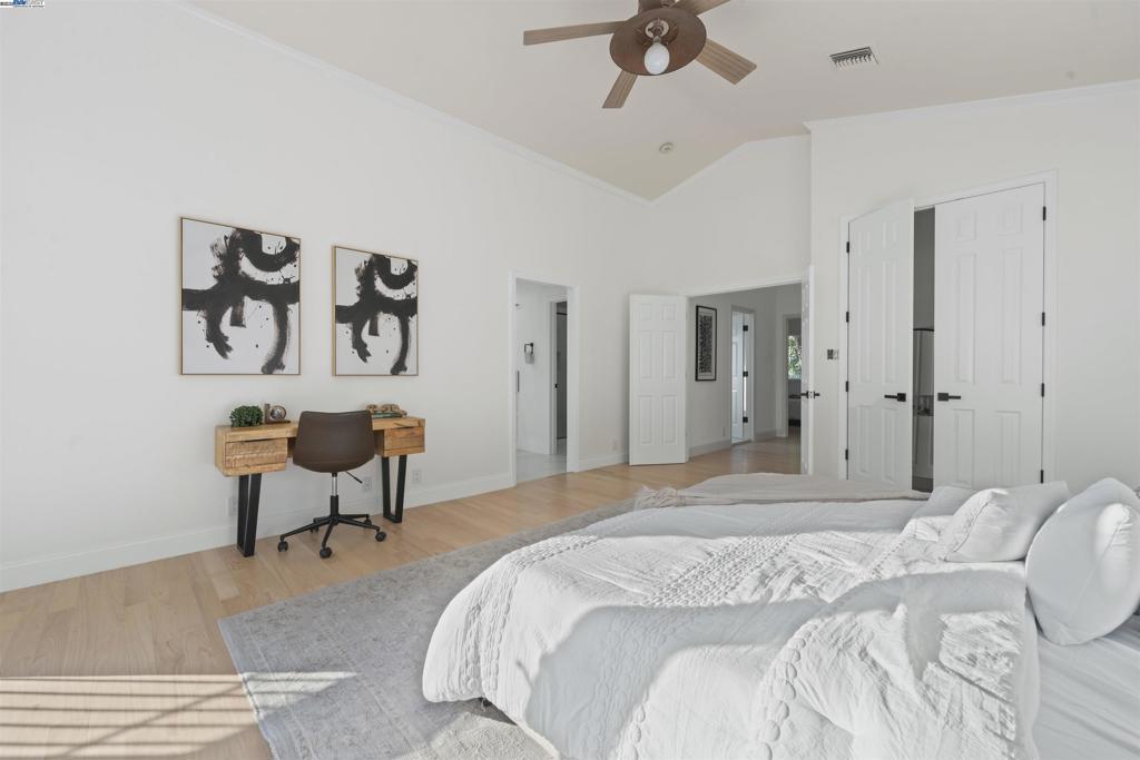 PLEASANTON MDWS - Residential