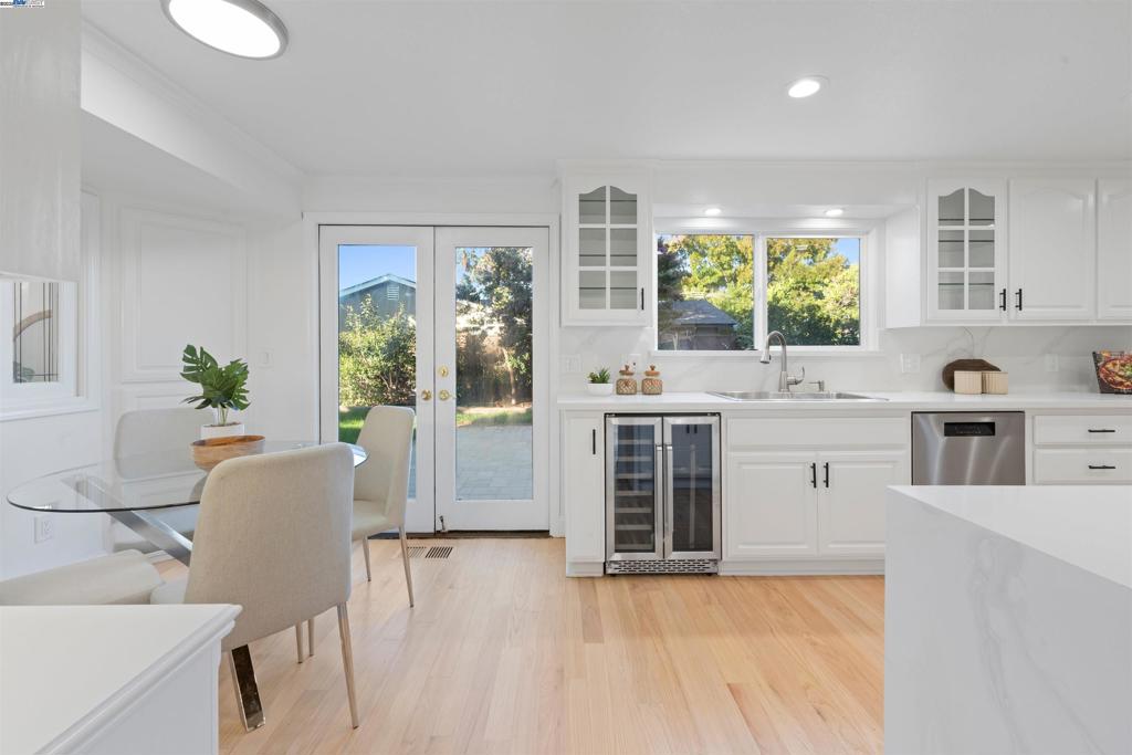 PLEASANTON MDWS - Residential