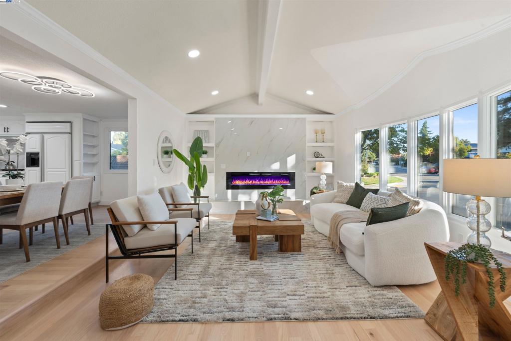 PLEASANTON MDWS - Residential