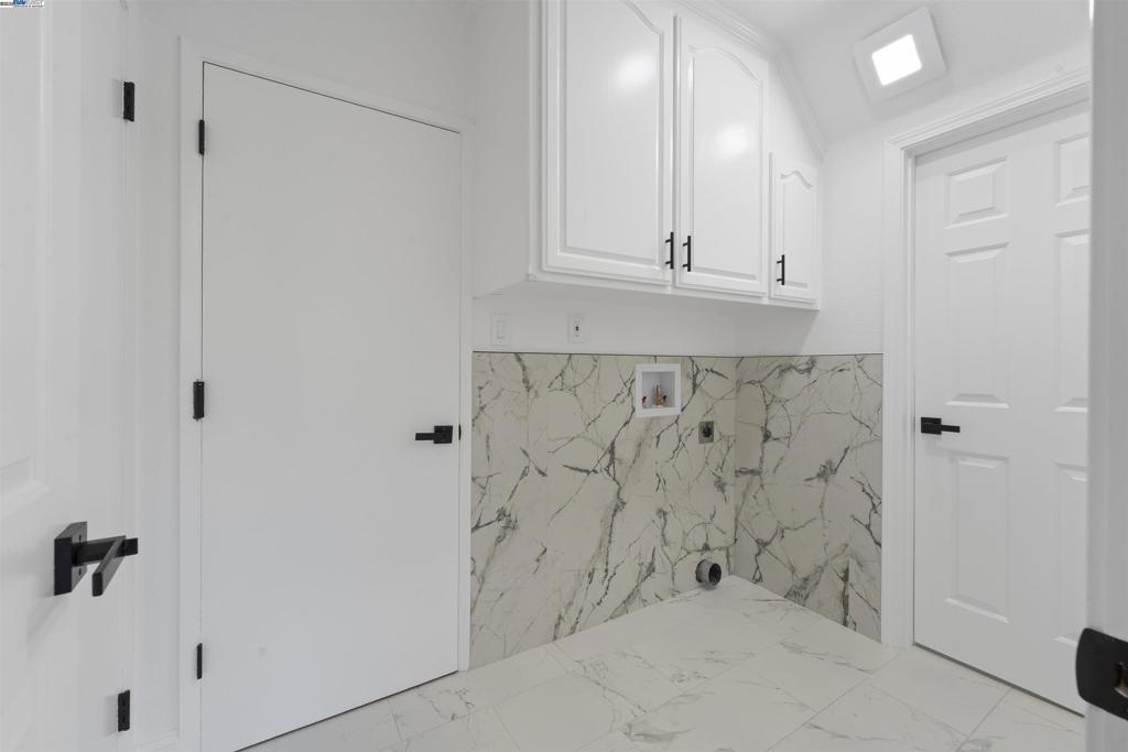 PLEASANTON MDWS - Residential