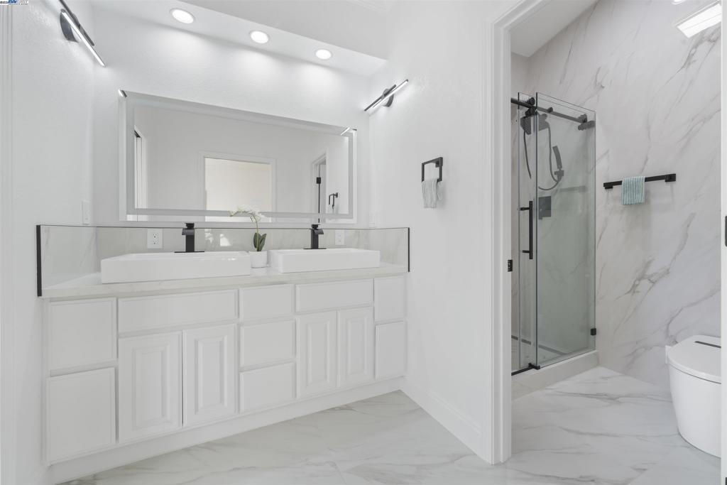 PLEASANTON MDWS - Residential