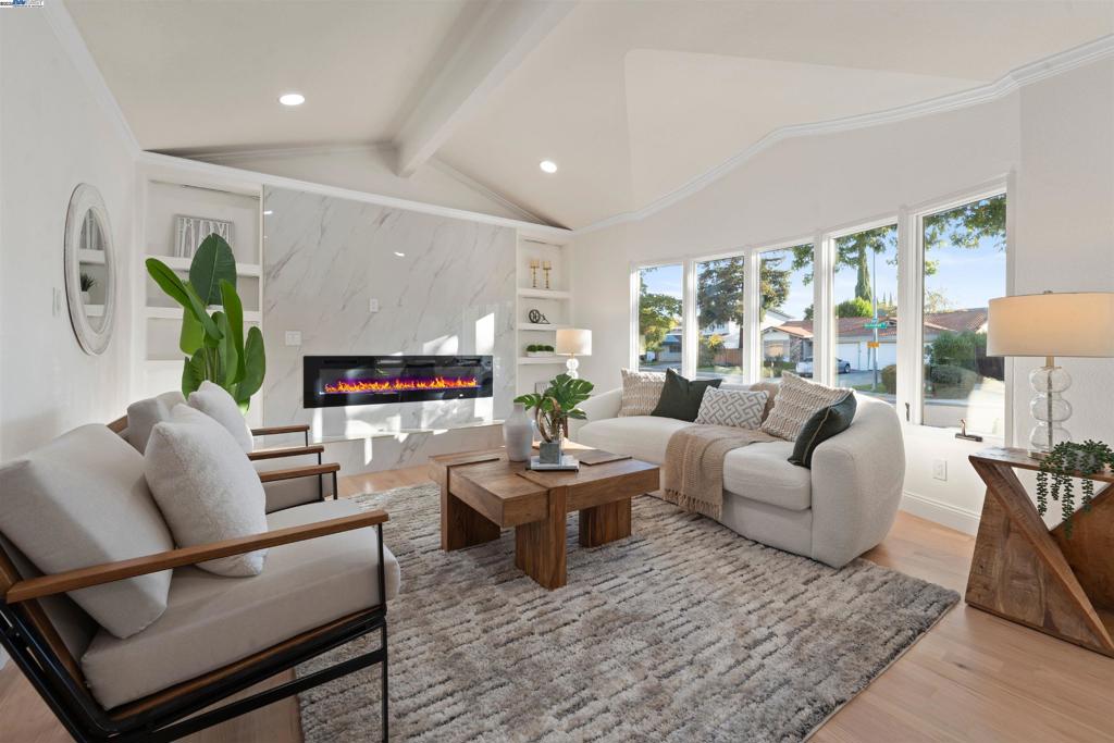 PLEASANTON MDWS - Residential