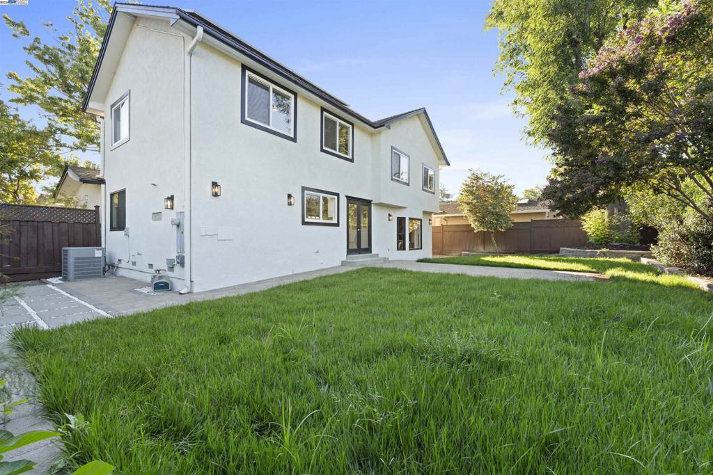 PLEASANTON MDWS - Residential