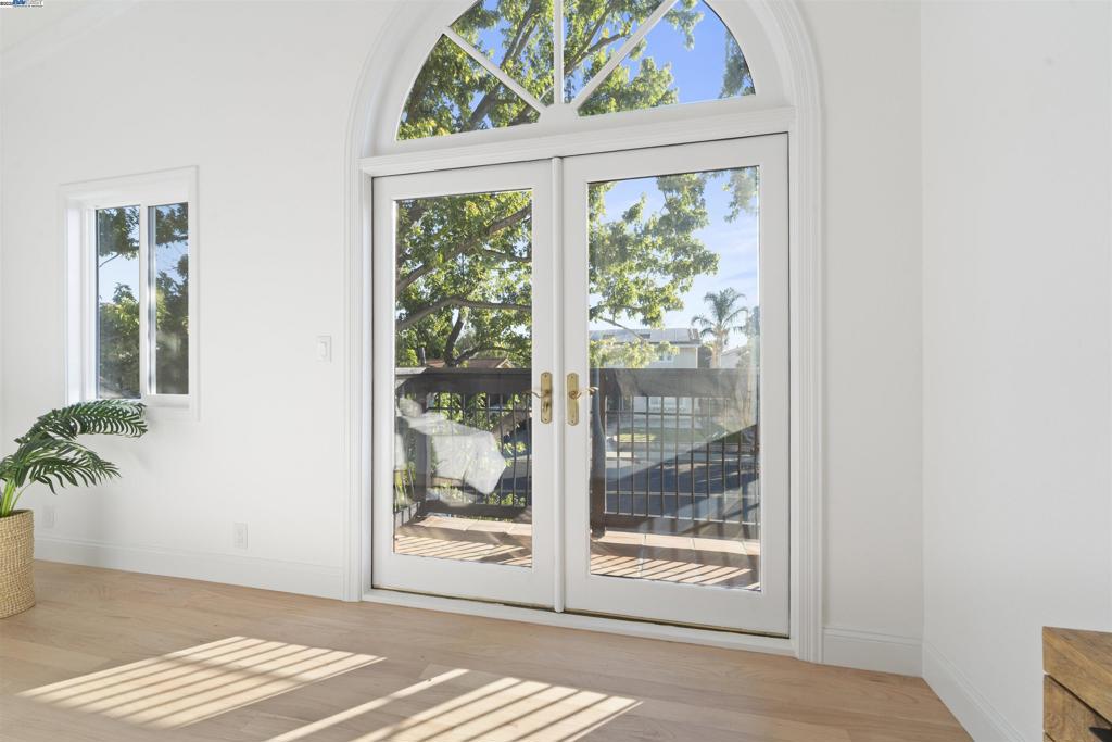 PLEASANTON MDWS - Residential