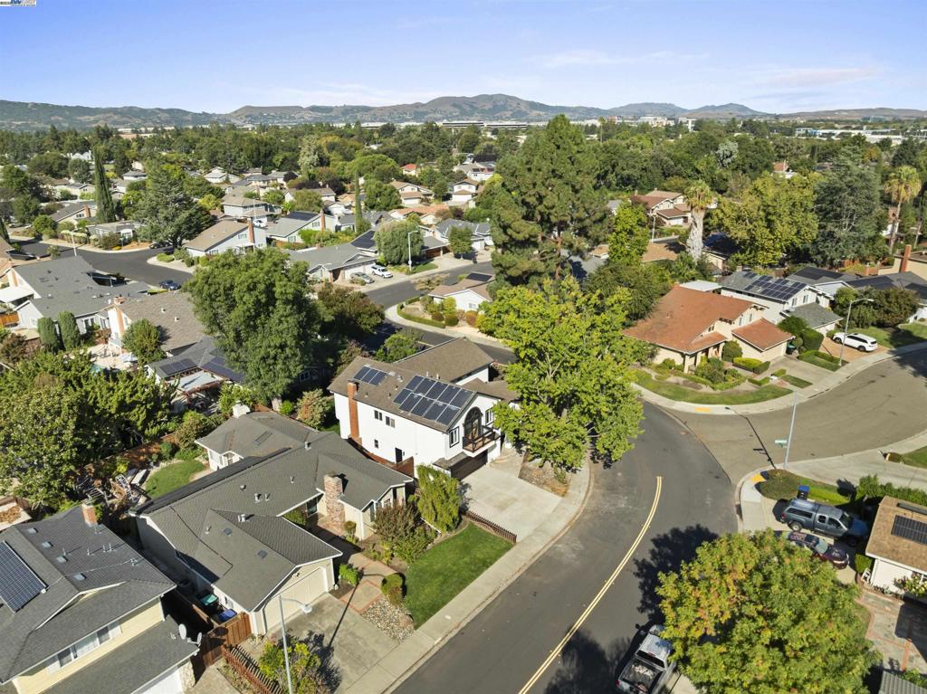 PLEASANTON MDWS - Residential