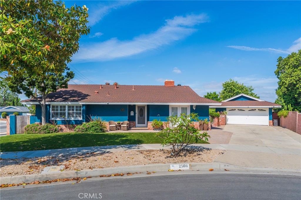 2506 N Lisa
