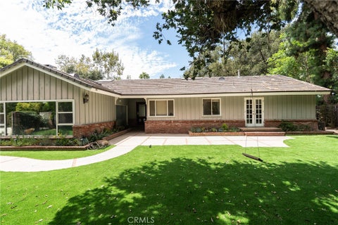 Photo of 10461 Andora AVE, Chatsworth, CA 91311 (MLS # SR26182225)