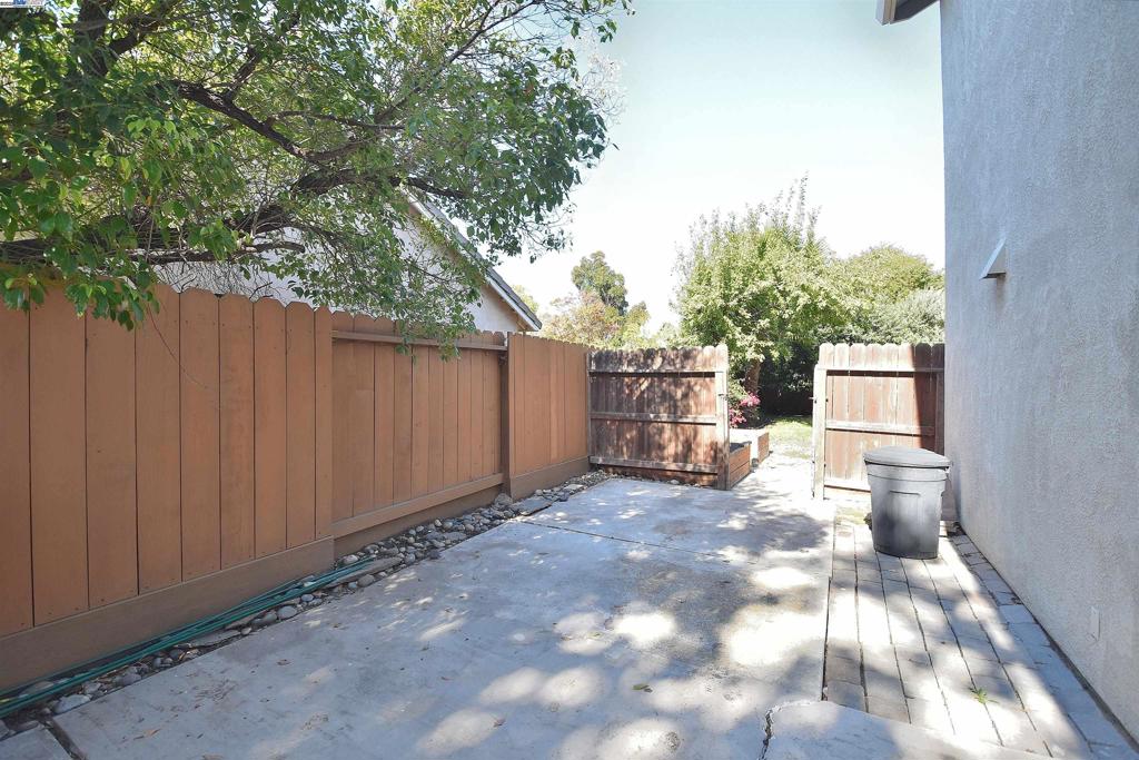 BRIDLE CREEK - Residential