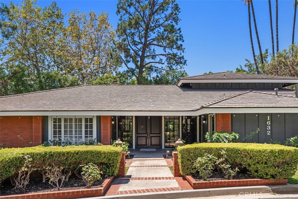 1632 SE Skyline Drive