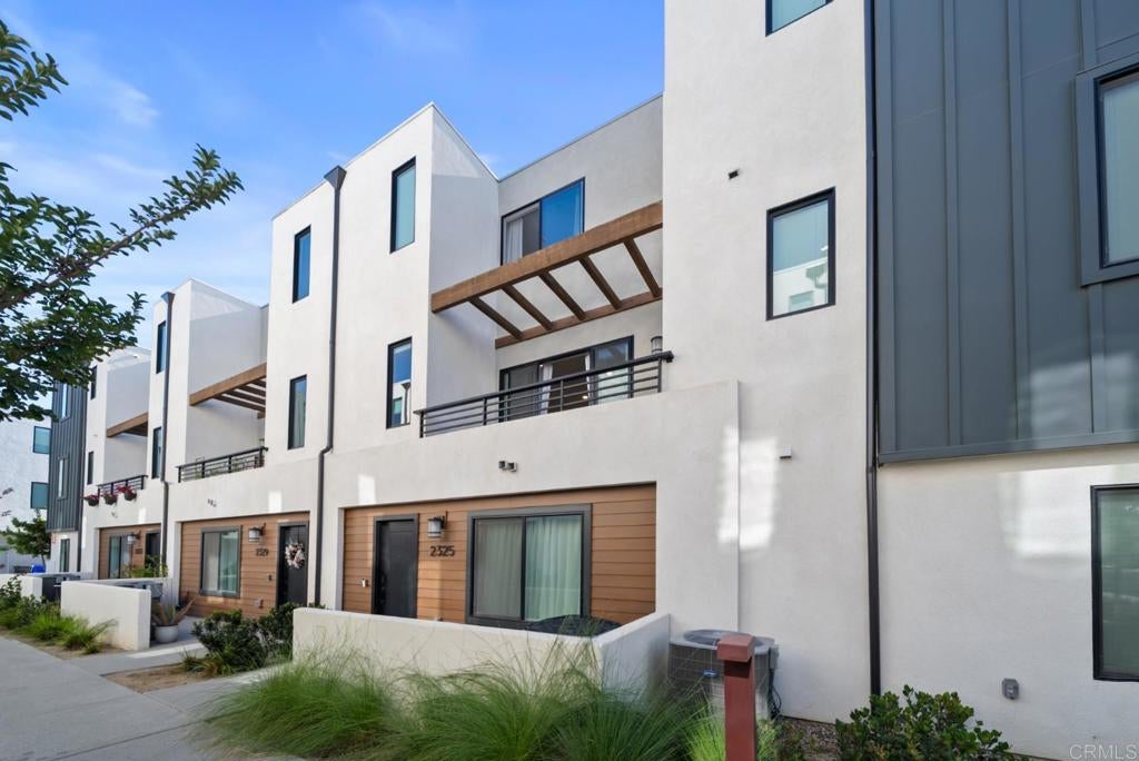 2325 Acara Circle