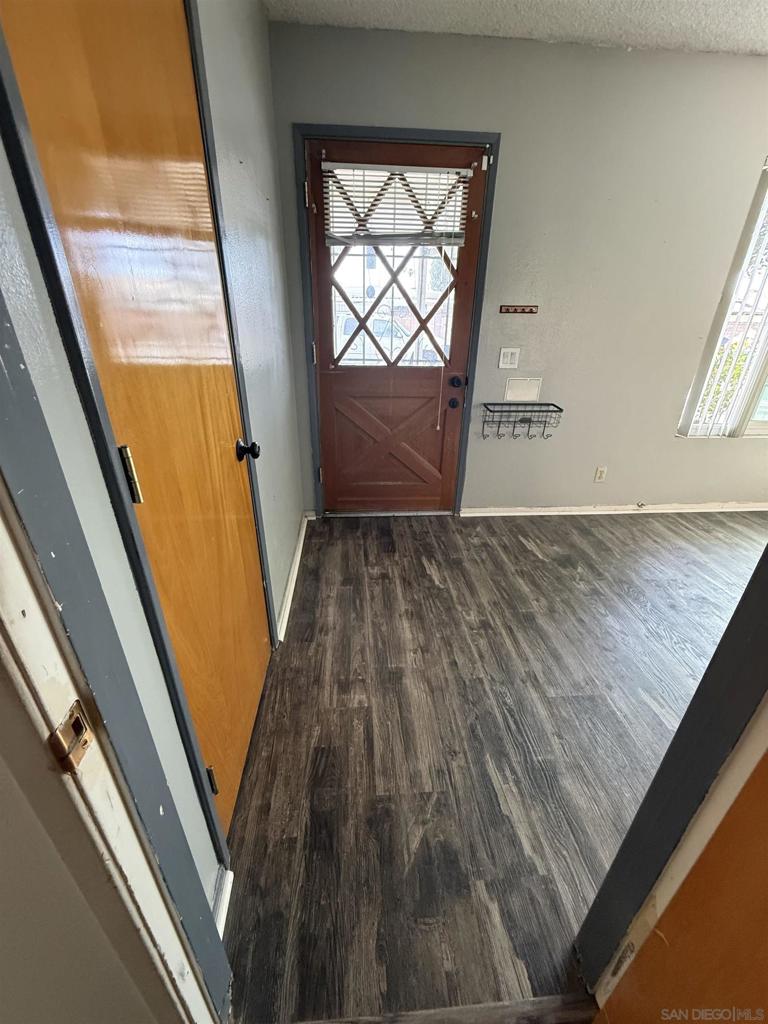 1540 W Whittier Avenue