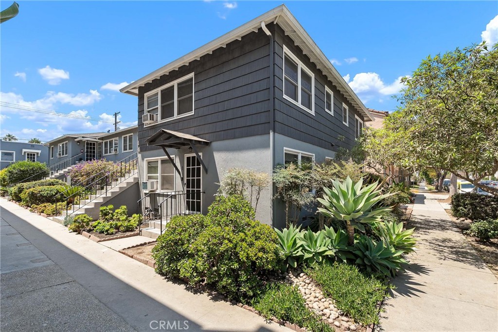 1250 E 1st Street 1