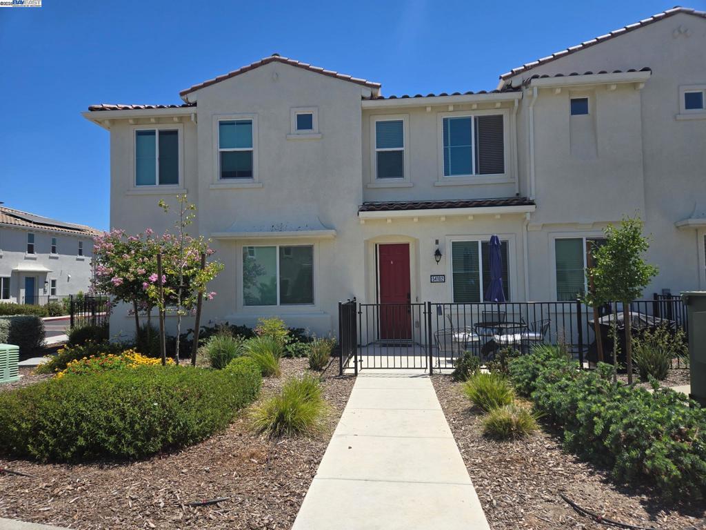 Townhouse Style Condo! Discover this beautifully maintained home in a prime North Natomas location. Priced to sell, this residence features 3 spacious bedrooms, 2.5 bathrooms, and a 2-car garage in the desirable Artisan Square community. The home is equipped with solar panels, and includes smart home technology for modern living. Enjoy community amenities such as a pool, park, and convenient access to freeway and shopping. The HOA covers the roof, exterior maintenance, water, and trash. Must see!
