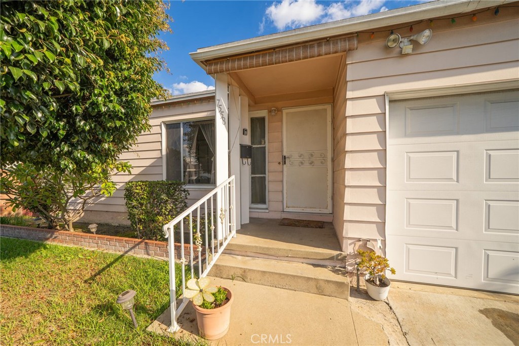 7558 Citronell Avenue