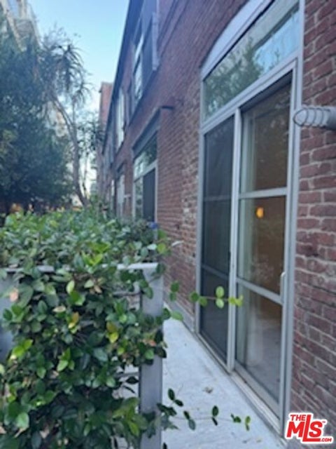 Photo of 527 Molino Street #122, Los Angeles, CA 90013 (MLS # 26104601)