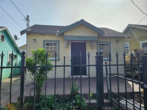 Photo of 224 N Bixel St, Los Angeles, CA 90026 (MLS # SR25245675)