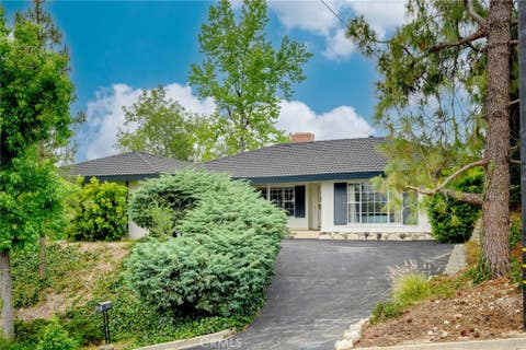 Photo of 322 Starlight Crest DR, La Canada Flintridge, CA 91011 (MLS # GD26101461)
