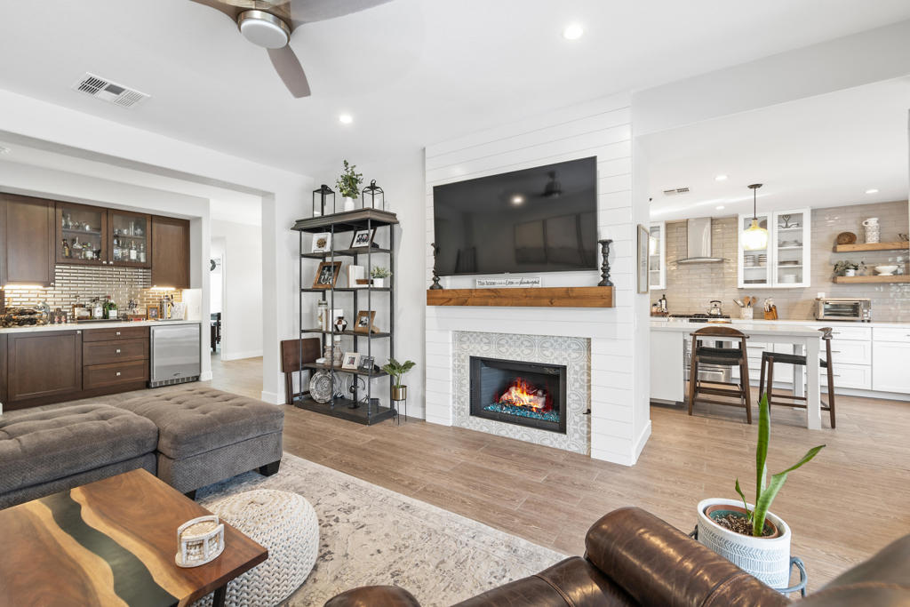 Laguna De La Paz - Residential