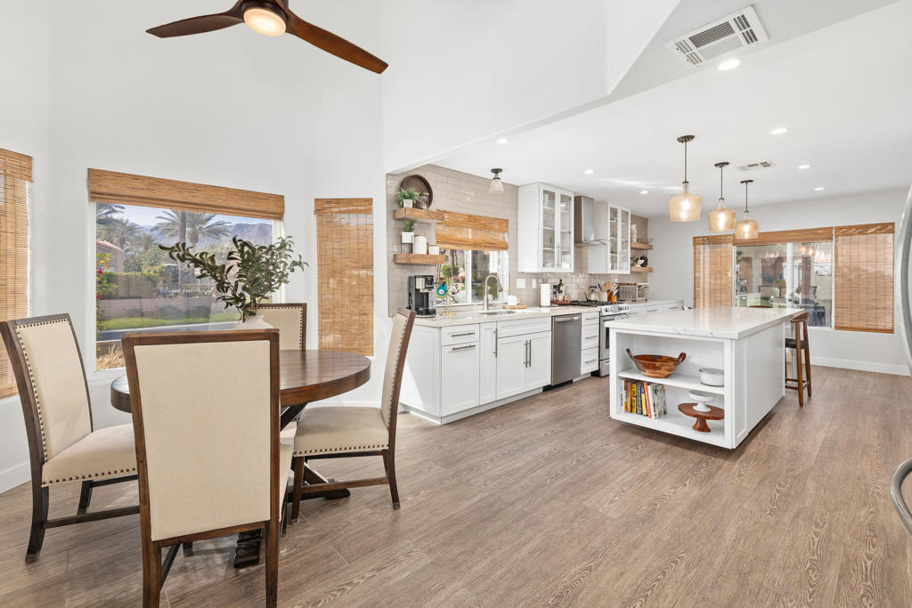 Laguna De La Paz - Residential