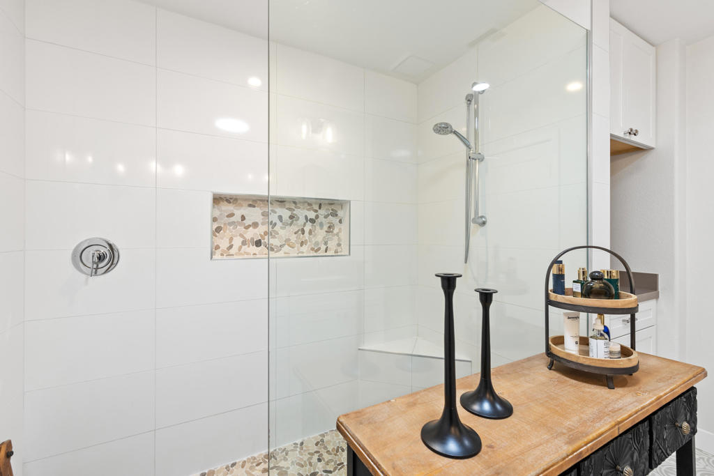 Laguna De La Paz - Residential