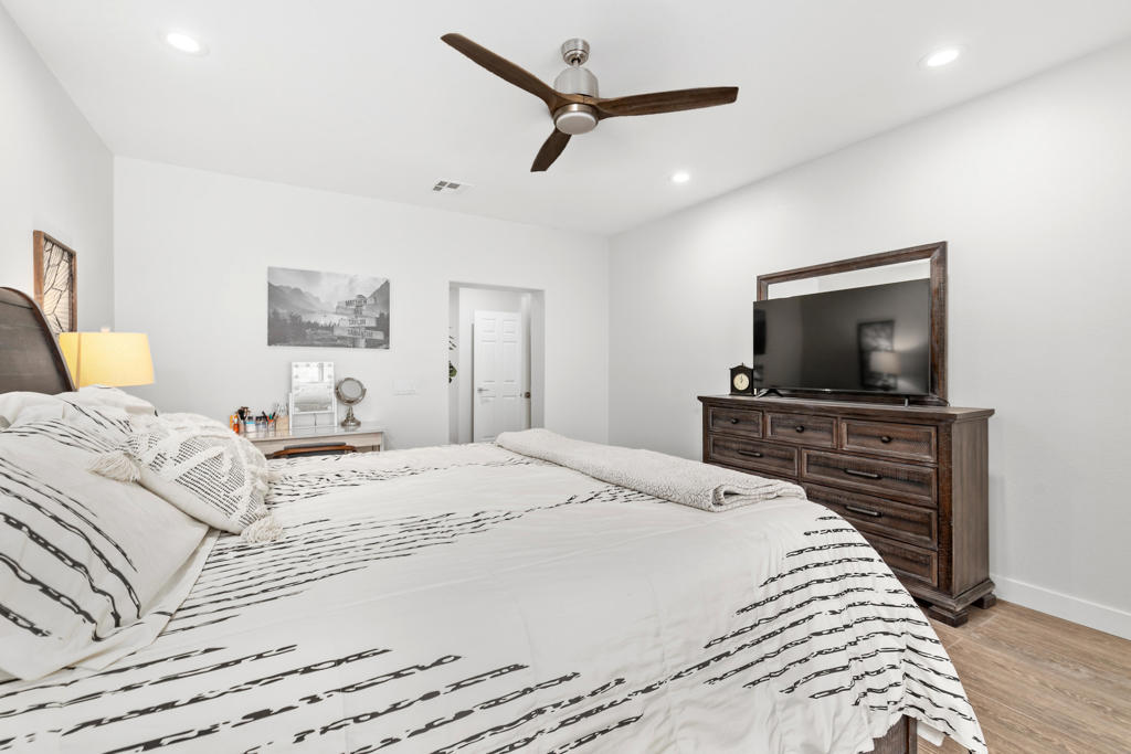 Laguna De La Paz - Residential