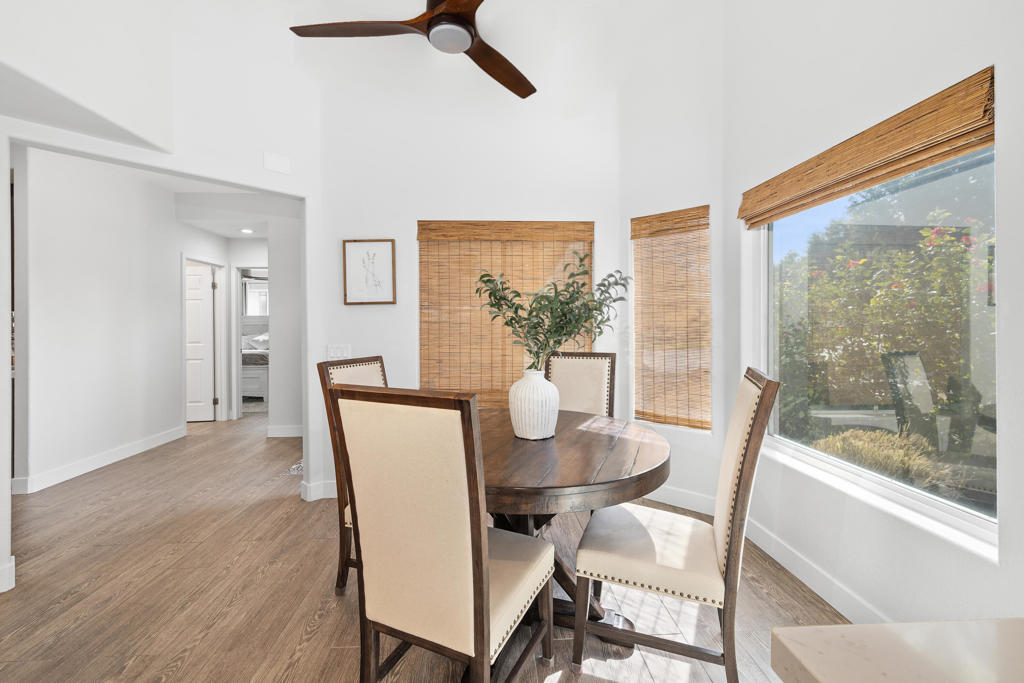 Laguna De La Paz - Residential