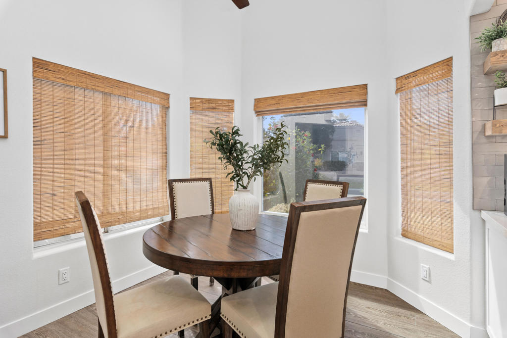 Laguna De La Paz - Residential