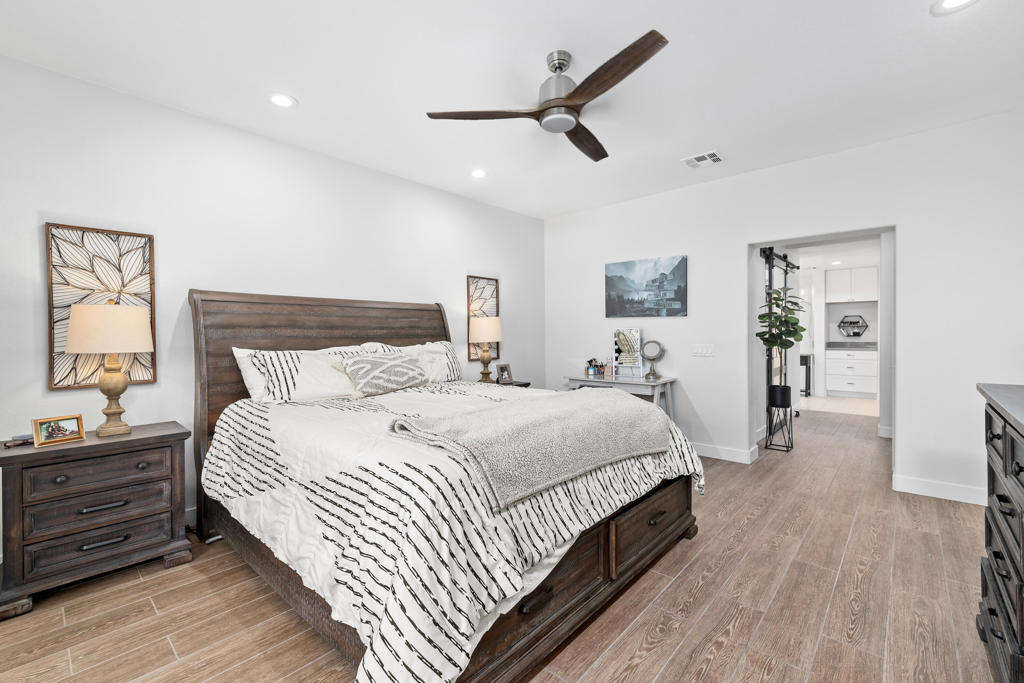 Laguna De La Paz - Residential