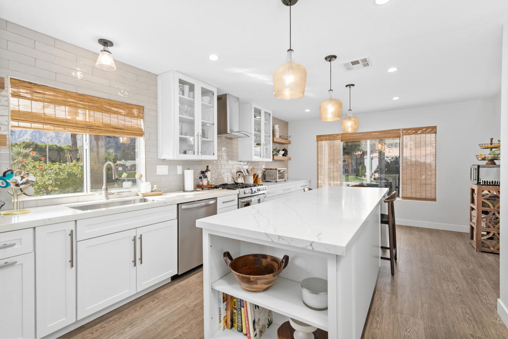 Laguna De La Paz - Residential