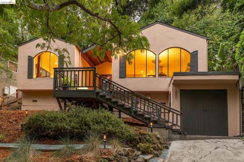 Photo of 201 Beauforest Dr, Oakland, CA 94611 (MLS # 41145464)