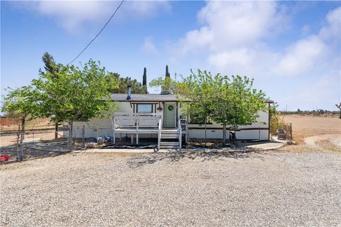 Photo of 11231 Rochester Road, Phelan, CA 92371 (MLS # CV25101873) Photo of 11231 Rochester Road, Phelan, CA 92371 (MLS # CV25101873)