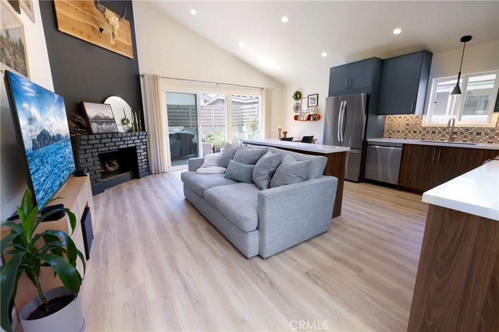 Photo of 1651 Park Ave #B, Long Beach, CA 90815 (MLS # PW26078963)