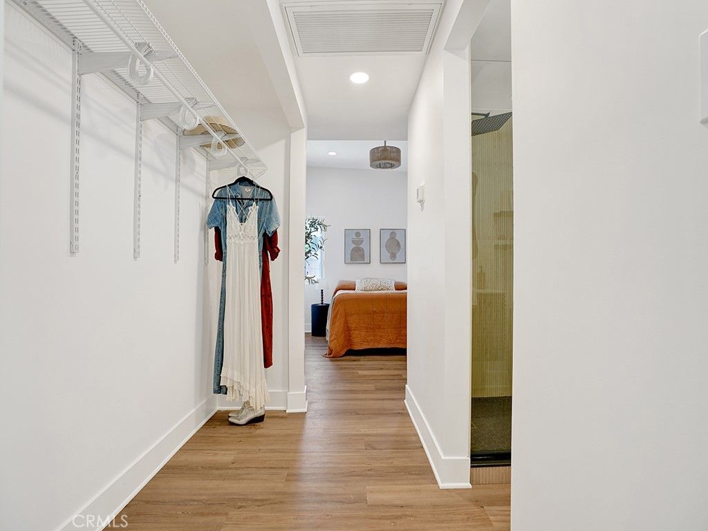 listing image 130722030278283721825