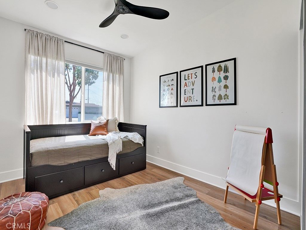 listing image 130728123116741309789