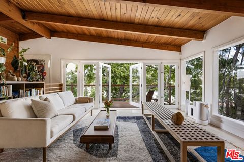 2422 Claremont Avenue Los Angeles CA 90027