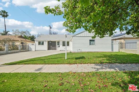 Photo of 8061 Hesperia Avenue, Reseda, CA 91335 (MLS # 26655459)