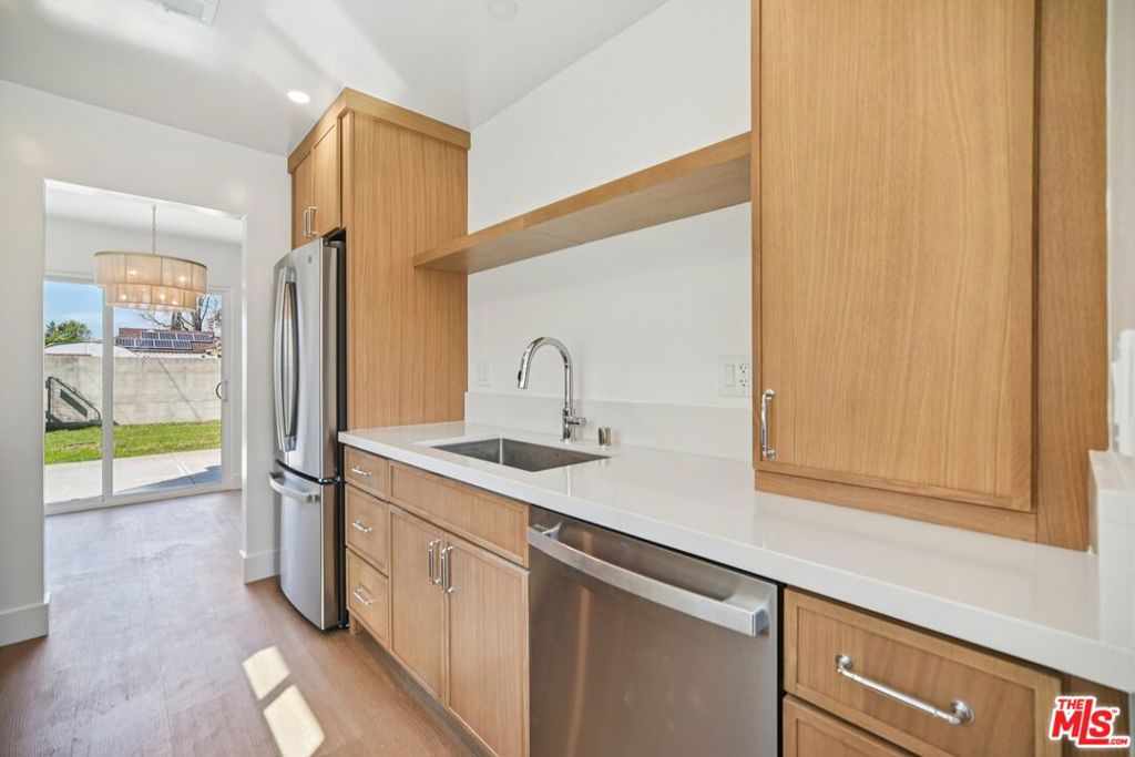 8061 Hesperia Avenue