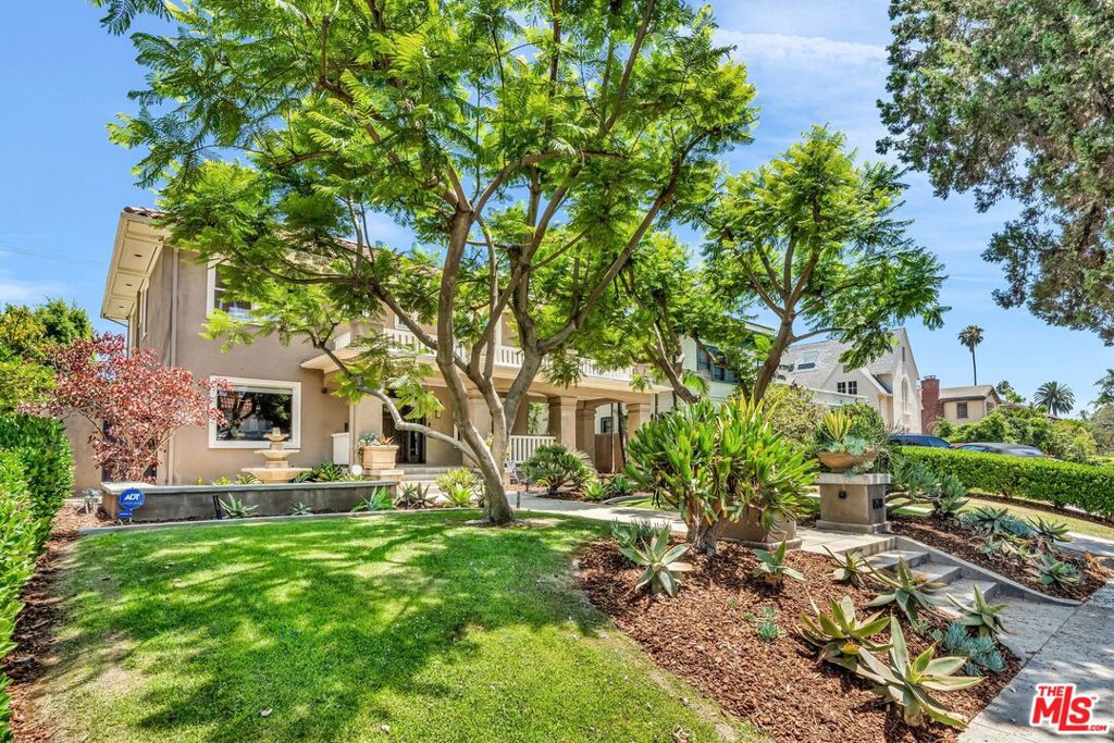 Properties 1 1638 S Victoria Avenue