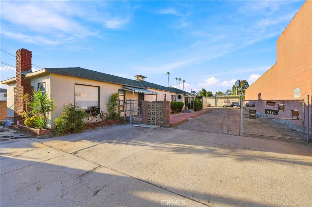 9349 Artesia
