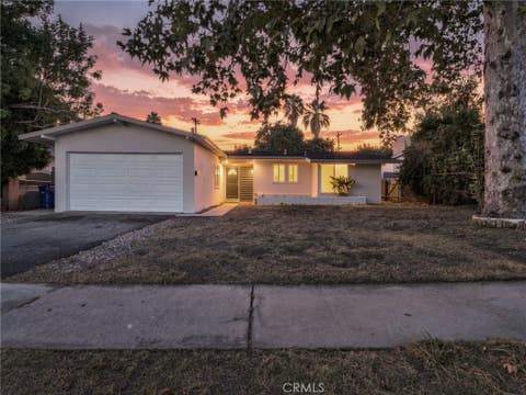 Photo of 7735 Zelzah Avenue, Reseda, CA 91335 (MLS # OC26172873)