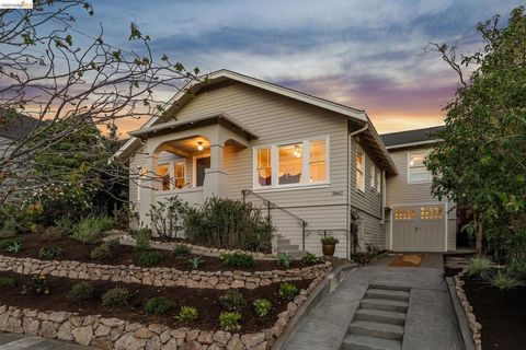 Photo of 3862 Lyman Rd Rd, Oakland, CA 94602 (MLS # 41127675)